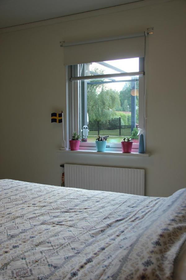 Private Room For Rent In A Villa With Garden View Ельмгульт Екстер'єр фото