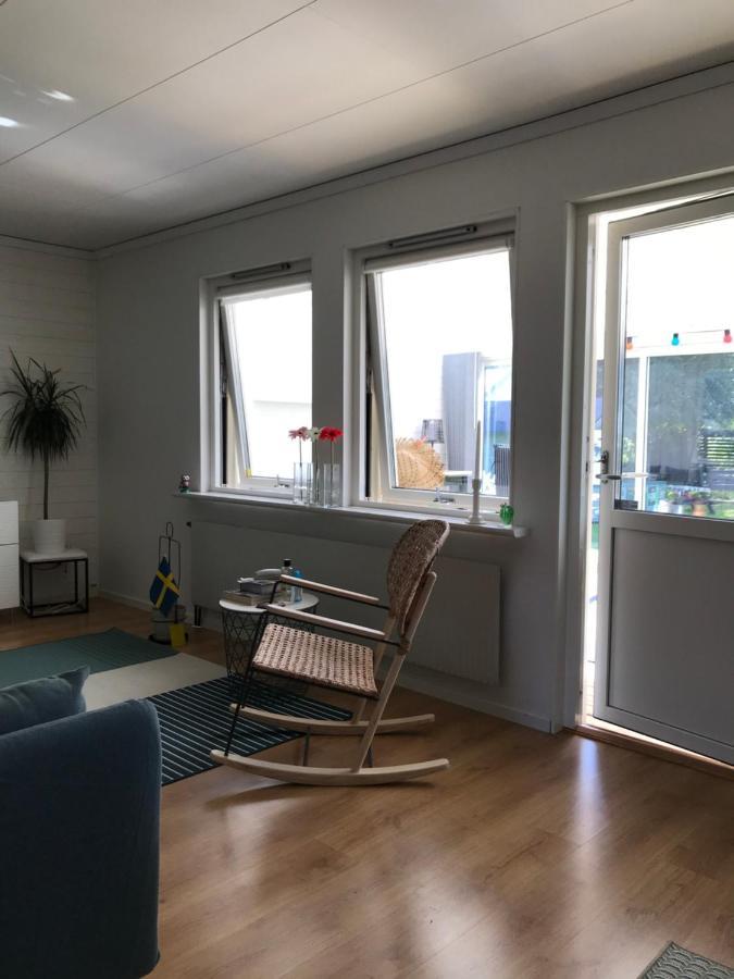 Private Room For Rent In A Villa With Garden View Ельмгульт Екстер'єр фото